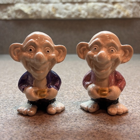 Set of two little hand painted ceramic Cave Trolls 🧌 or Leprechauns vintage - Picture 12 of 12